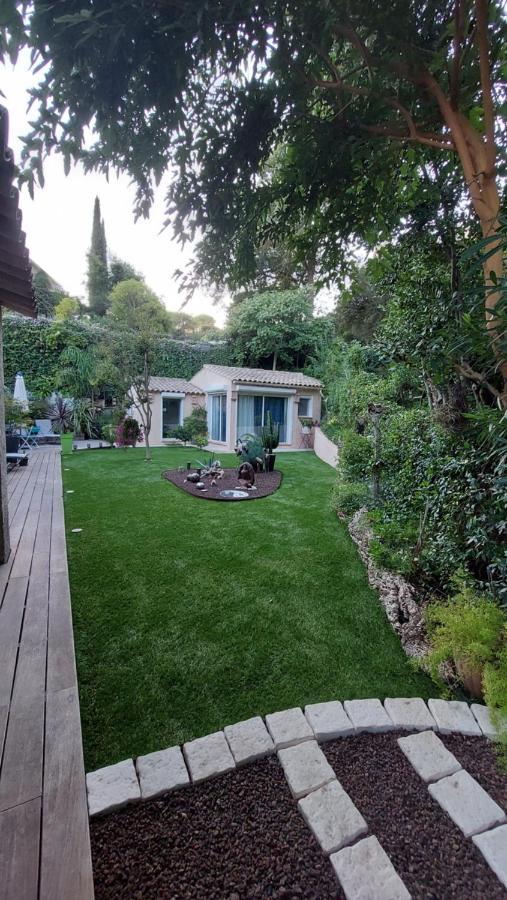 Mandelieu Dans Un Jardin Bb Et Jacuzzi Bed & Breakfast エクステリア 写真