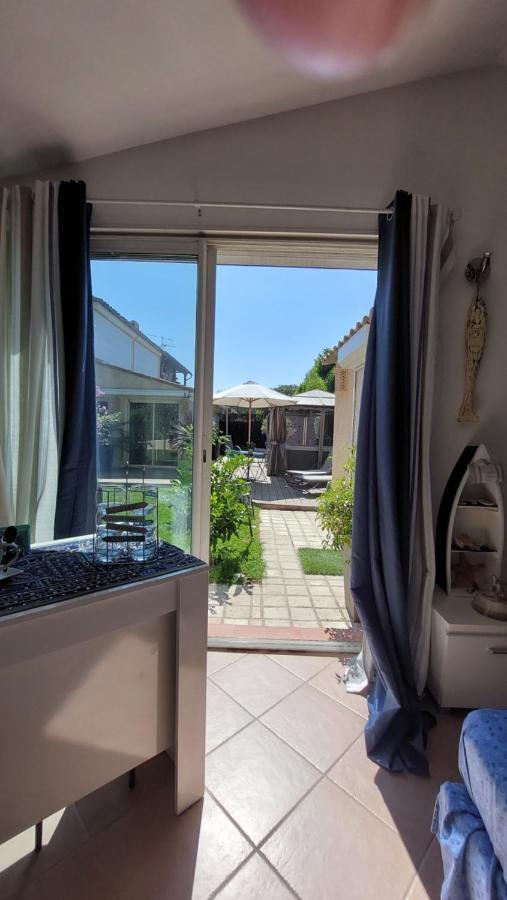 Mandelieu Dans Un Jardin Bb Et Jacuzzi Bed & Breakfast エクステリア 写真