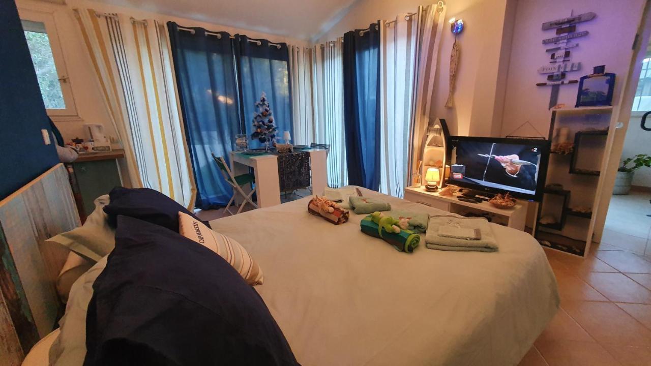 Mandelieu Dans Un Jardin Bb Et Jacuzzi Bed & Breakfast エクステリア 写真